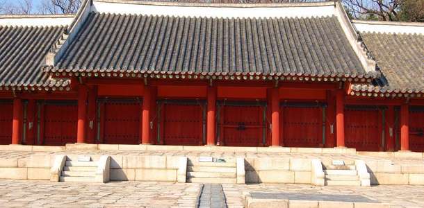 Jongmyo Shrine Tapınağı'nı ziyaret edin 