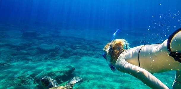 Çayağazı plajında Caretta Carettalarla yüzün, dalış yaparak daha derinlerle kucaklaşın