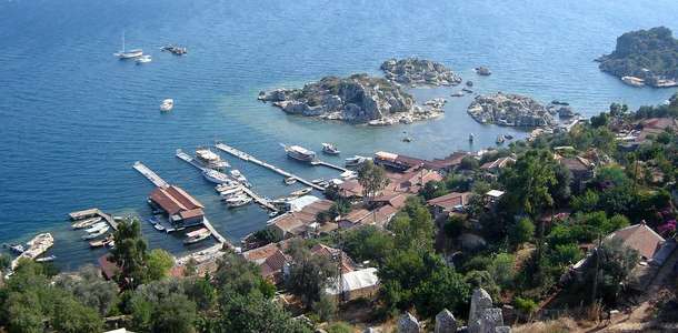 Kalkan veya Kaş’ın merkezinden denize girin