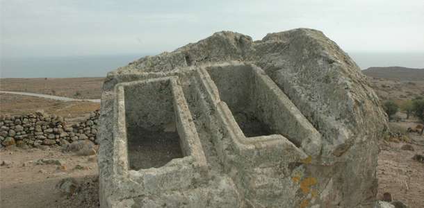 İran’ın en eski kaya oluşumları olan Essaqwand Kaya Mezarları’nı ziyaret edin 