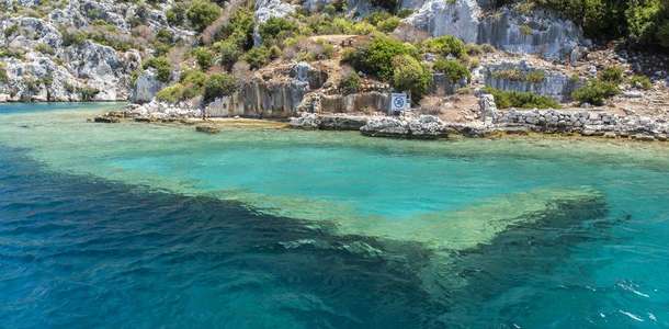 Kekova mavisinin büyüleyici derinliklerine dalın  
