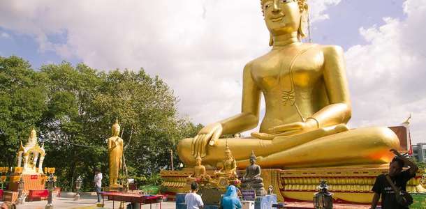 Khao Pattaya’da dev Buda heykelini görün  