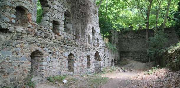 Bir zamanlar Rumlar için kutsal olan Kirazlı Manastırı’nı ziyaret edin