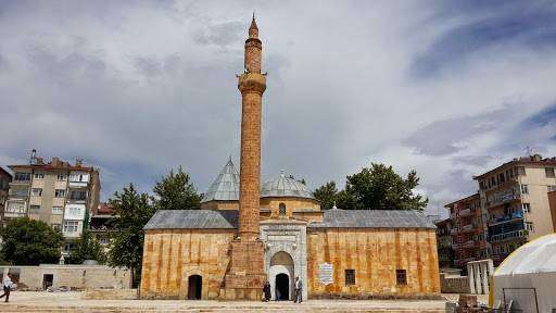 Ahi Evren Camii ve Türbesi’ni ziyaret edin