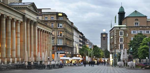 Königstrasse boyunca alışveriş yapın  