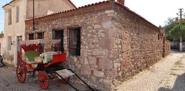 Yeniçeri Köyü’nde sanat galerilerini gezin  