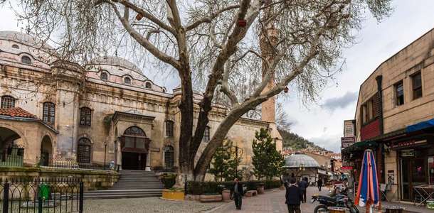 Ulu Cami’nin içini gezin