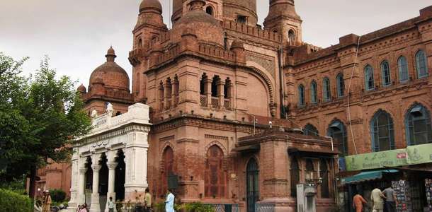 Lahor Müzesi’nin sanat ve tarih kokan galerilerinin atmosferinde geçmişe yolculuk yapın