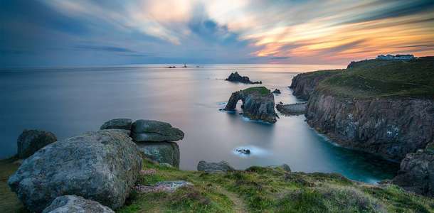 Land's End’de dalga sesleri eşliğinde yürüyüşe çıkın
