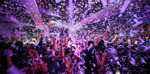 Gece hayatının tadını çıkarın