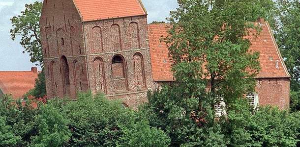 Leaning Tower’ı (Eğik Kule) yakından görün 