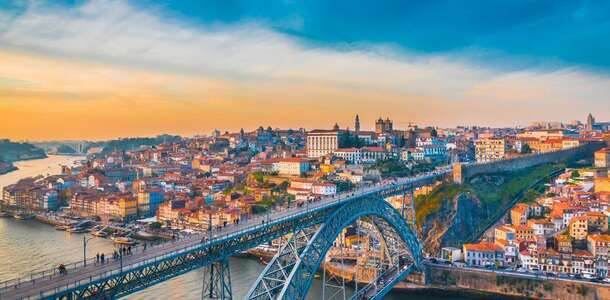 Luis I Köprüsü’nden eşsiz gün batımı manzarasının seyrine dalın  