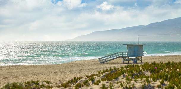 Malibu'da denize girin
