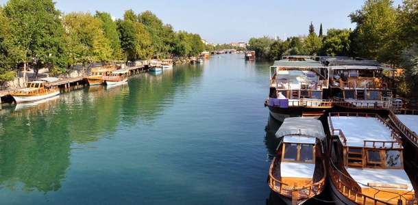 Manavgat Nehri üzerinde keyifli bir gezintiye çıkın  