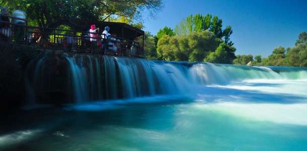 Manavgat Şelalesi’nin serin atmosferinde soluklanın  