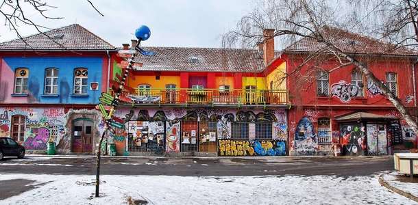 Metelkova'yı keşfedin