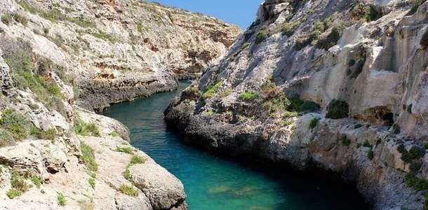Mgarr ix-Xini’de şnorkelle dalış yapın
