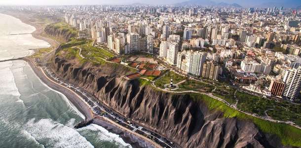 Miraflores’te manzaraya karşı yemeğin keyfini çıkarın  