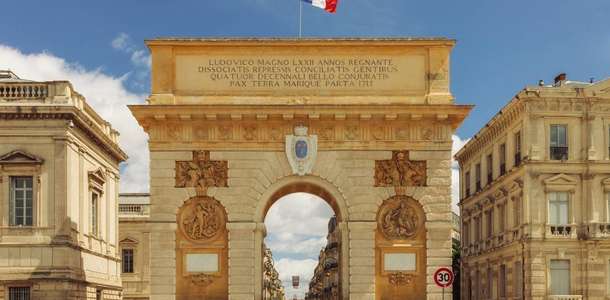 Montpellier Zafer Takı’nı görün  