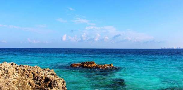 Katamaran ile Isla de Mujeres Adası’nı ve su altı müzesini ziyaret edin