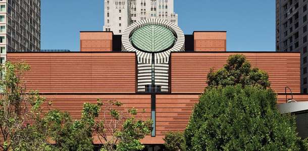 Modern Sanatlar Müzesi’nde dolaşın  