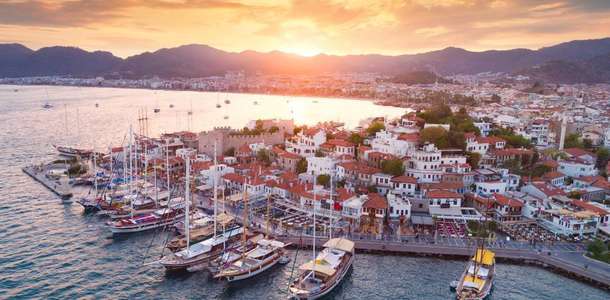 Netsel Marmaris Marina’da akşam yemeği yiyin