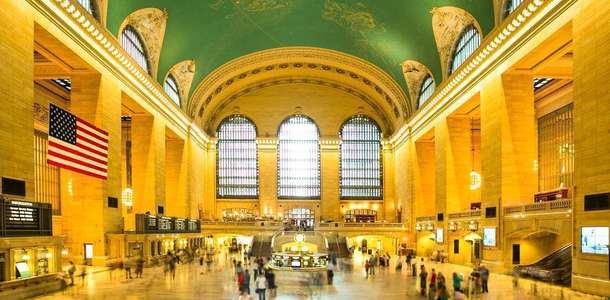 Grand Central Terminali'nden trene binin