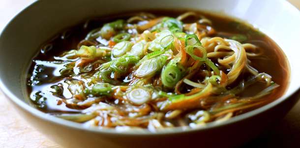 Noodle Çorbası