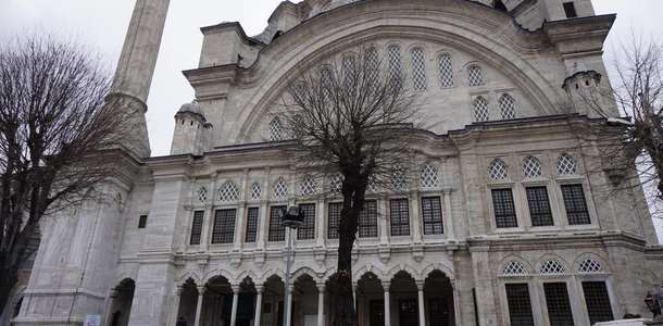 Camilerini gezin, sebillerinden su için