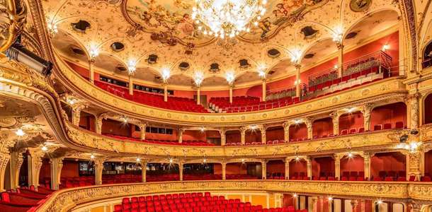 Bielefeld Opera Binası’nda klasik bir performans izleyin