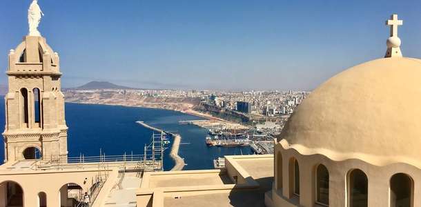 Fort Santa Cruz ve şapeli görün