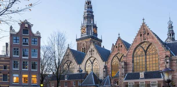 Oude Kerk Kilisesi’ni fotoğraflayın