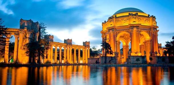 Güzel Sanatlar Sarayı’nı görün