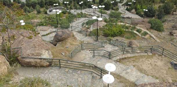 Park-e Jamshidieh’de piknik yapın