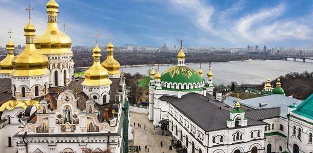 Pechersk Lavra Manastırı'nı gezin