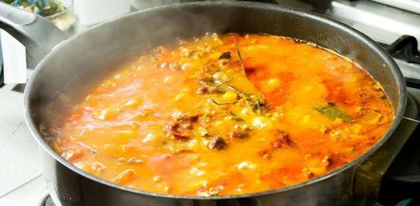 Picadillo çorbasının tadına bakın  