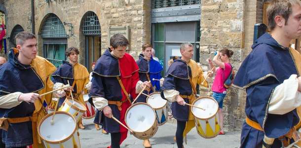 Şehrin eğlenceli festivallerine ve etkinliklerine katılın  