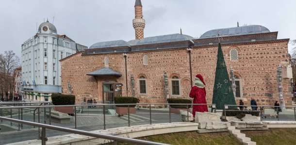 Cuma Camii’ni mutlaka ziyaret edin