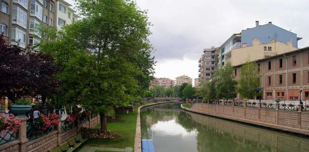 Porsuk Çayı ve Adalar Bölgesi’nde gondola binin