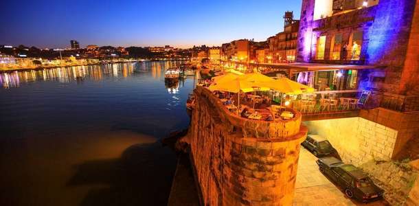 Porto’nun hareketli gecelerinde eğlencenin tadına varın  