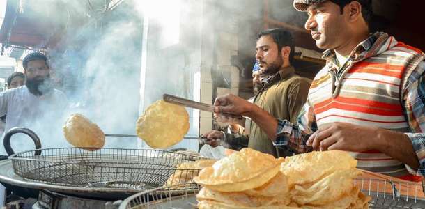Punjabi Market’te alışveriş yapın ve Hint mutfağının lezzetlerini tadın  