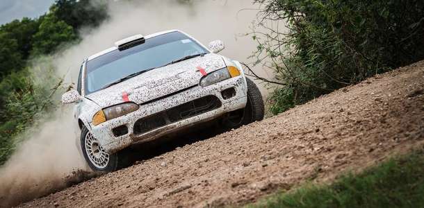 Ralli şampiyonasında heyecanlı anlar yaşayın  