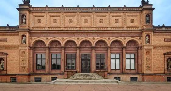 Kuntshalle Müzesi’ndeki eserleri inceleyin