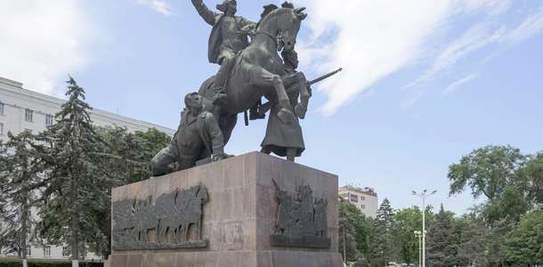 Rostov Kurtuluş Anıtı’nı görün
