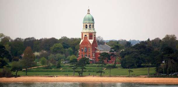  Royal Victory Country Park’ta şehre mola verin