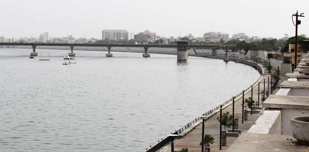 Sabarmati Nehri’nde sandal sefası yapın