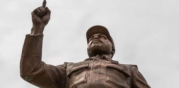 Samora Machel Heykeli’ni görün
