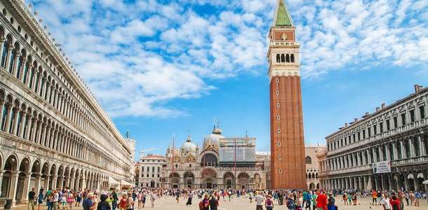 San Marco Meydanı’nda günün keyfini çıkarın