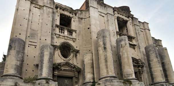 Yapımı tam olarak bitmeyen San Nicola Arenası’nı görün  