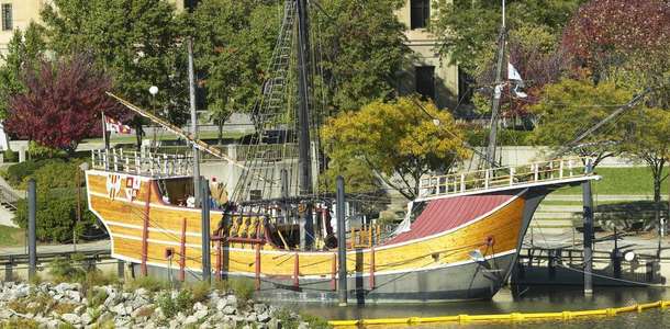 Santa Maria’nın içini gezin